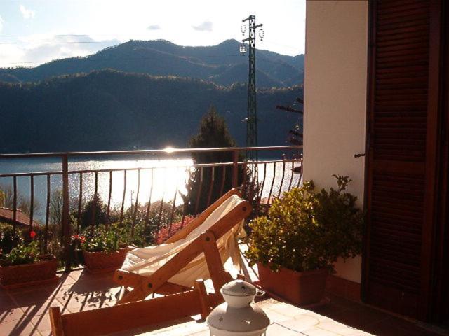 Aurora Suite Apartment Pettenasco Buitenkant foto